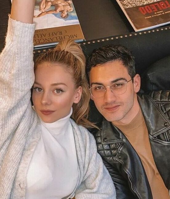 Así es la historia de amor entre Ester Expósito y Alejandro Speitzer/Foto: Instagram @alejandrospeitzer