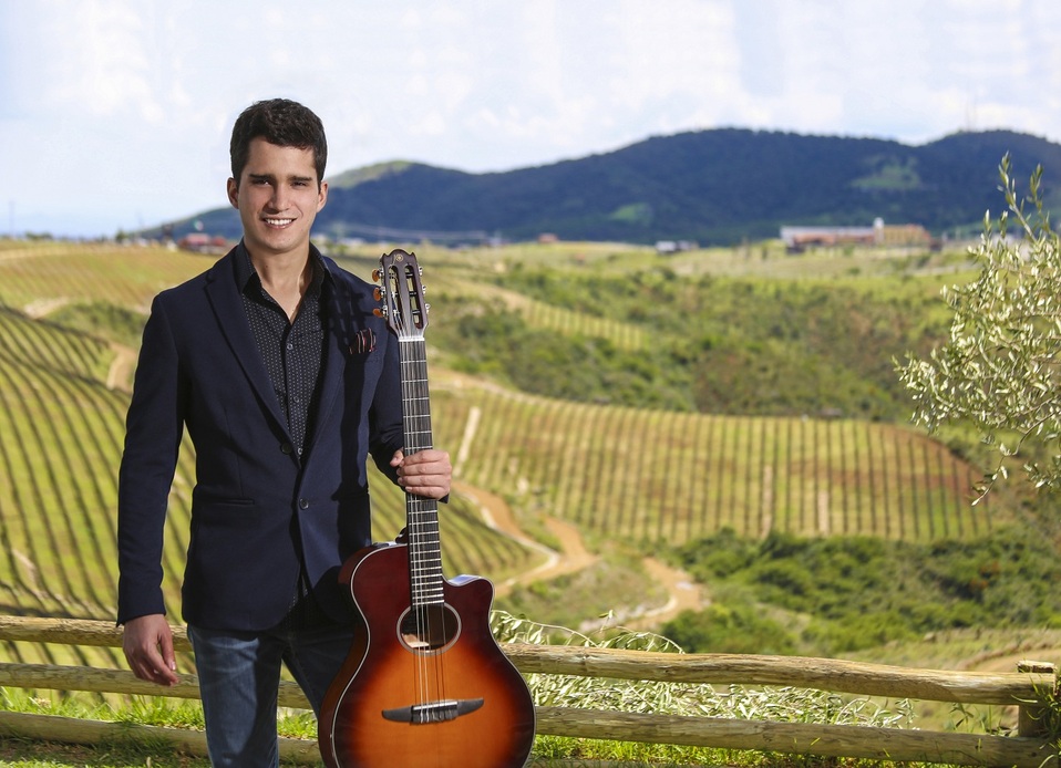 Andrés Obregón es un cantautor leonés que ha enamorado con sus temas. Foto: Aarón Solís