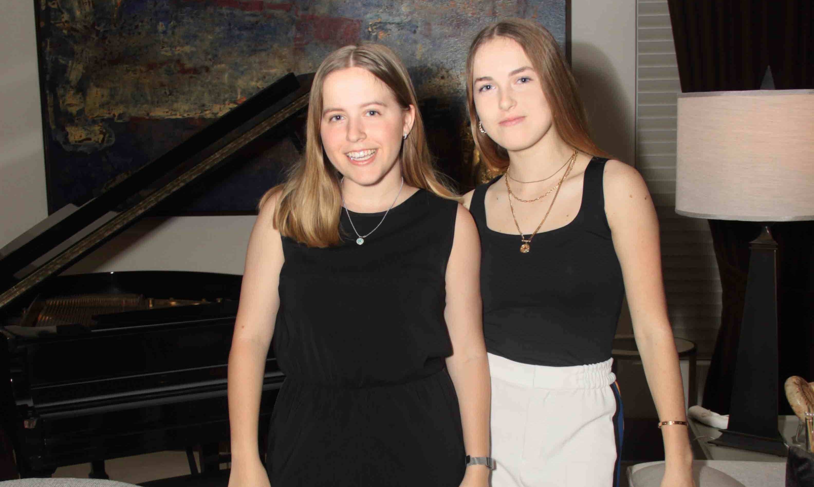 Melissa González y Ana Treviño