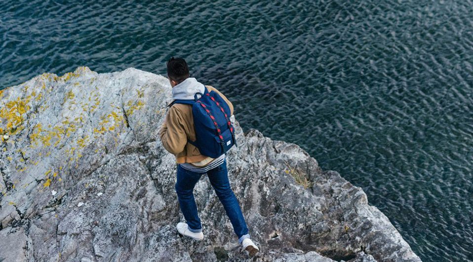 Descubre nuestras marcas favoritas para viajeros. Fotografía cortesía de Herschel Supply Co.