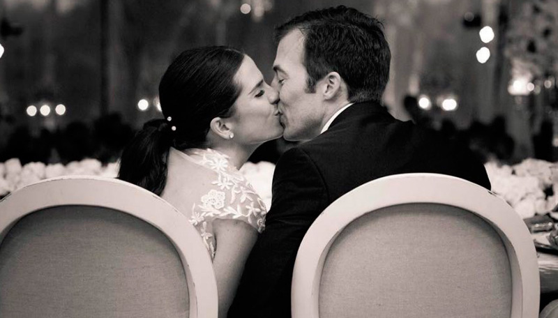 Karla Souza y su esposo (Foto: Instagram).