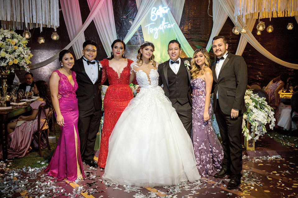 Natalia Rodríguez, Francisco González, Angelina Gutiérrez, Marlém González, Oscar Hernández, Angelina González y Alberto Martínez / Foto: Rubén Hernán
