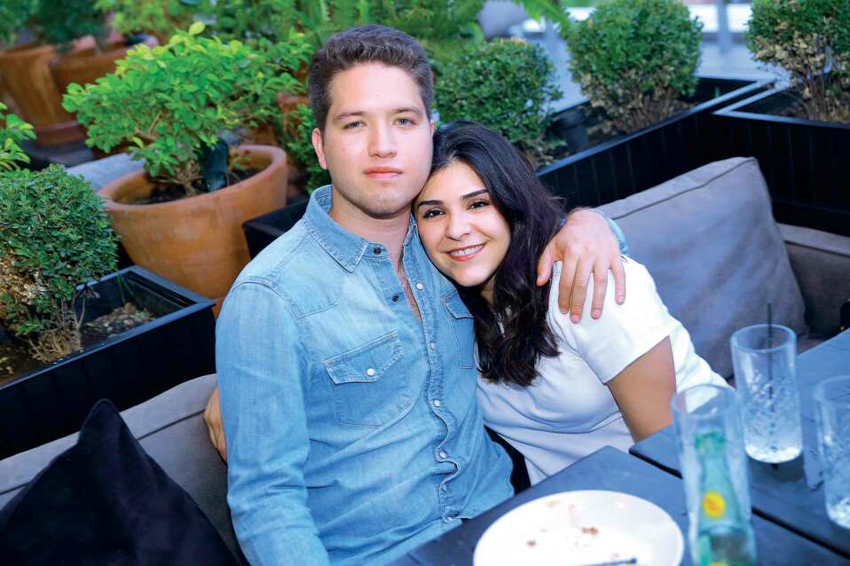 Óscar Zea y Mariana Hernández