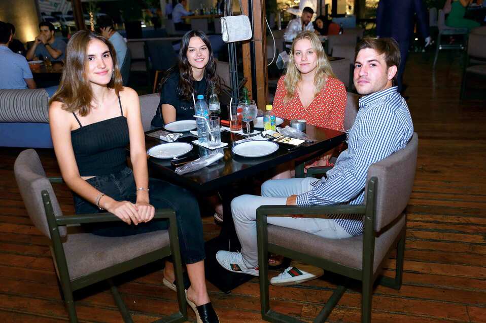 Paloma Treviño, Frida Noetzel, Camila Calderón y Juan Pablo Menaut
