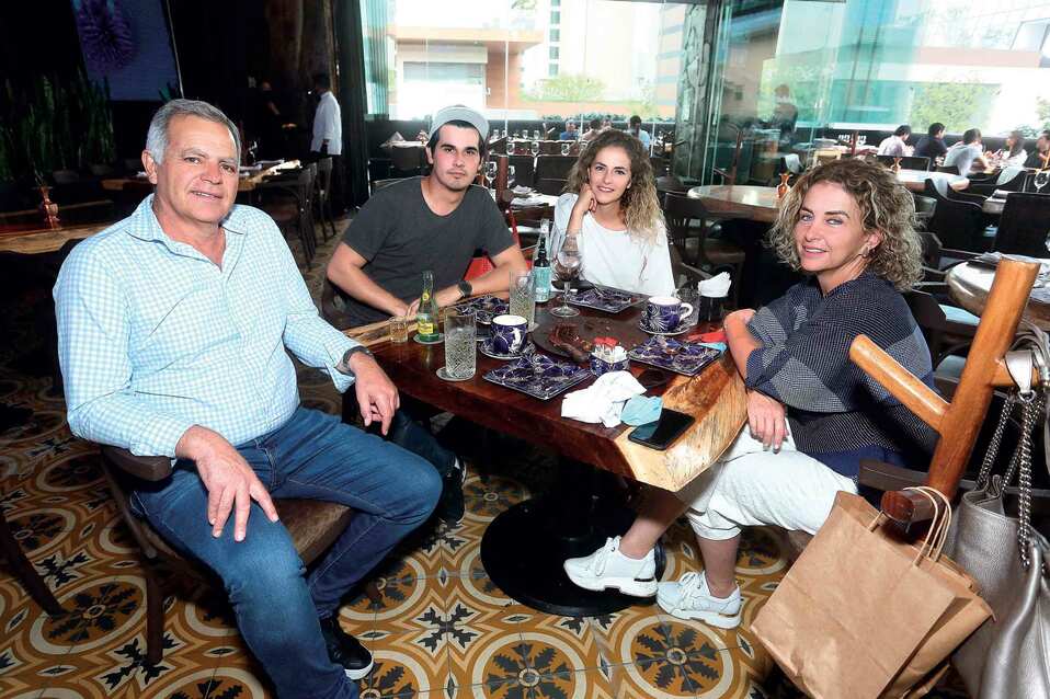 Raúl León, Carlos Tijerina, Lara León y Alejandra Montibeller