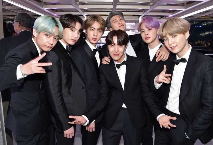BTS fue una de las boy band participantes en Dear Class Of 2020