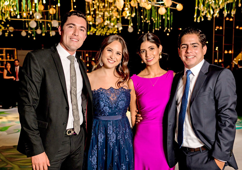 Ale, Alejandra, María Bárbara y Fernando