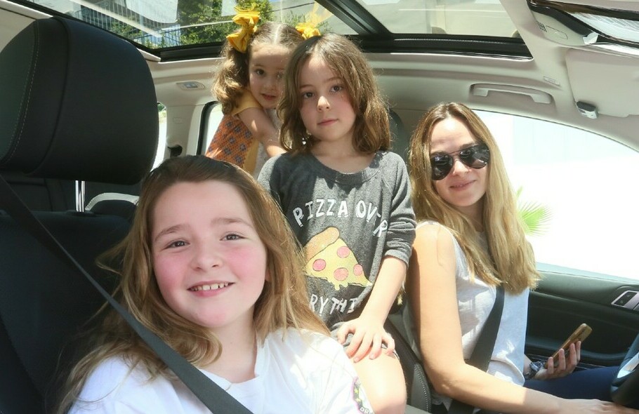 Domenica González, Cristana González, Vivianne González y Paola Celada de González / Foto: Omar Valdez