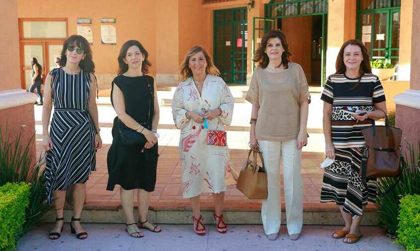 Gabriela Chapa de Martínez, Gabriela Maltos de Quintanilla, Guadalupe Garza, Alejandra Villarreal y Lucila de Martínez