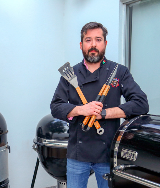 Leopoldo Sotoluján es un amante de la parrilla que se estrena como papá (Fotos: Vayron Infante y Jaime Jiménez)