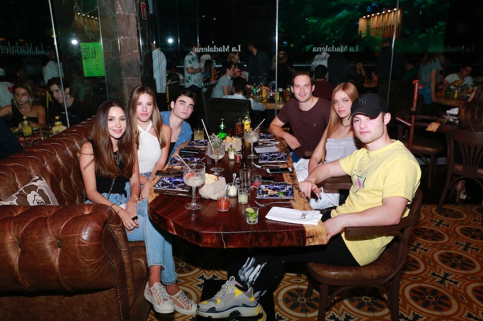 Miranda González, Florencia Calderón, Darío Martínez, Santiago Canales, Ivanna Noetzel y Ernesto Elizondo / Fotos: Daniel Saldívar