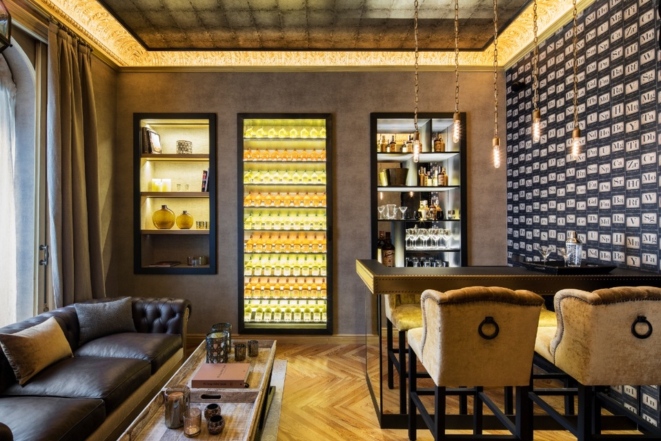 Los clubes para hombres cada vez son más sofisticados y mejor diseñados, como este que presentó Knowhaus Architecture & Interiors Studio.