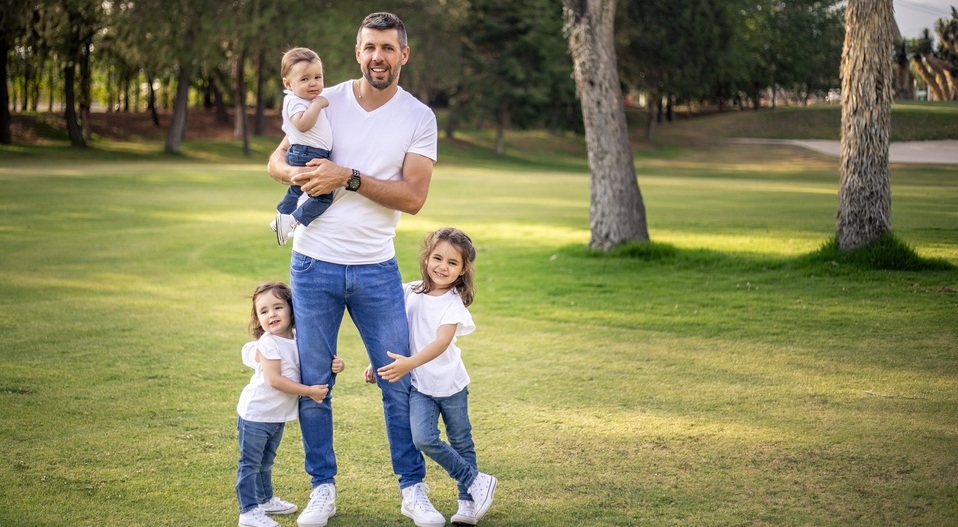 Paulo Pezzolano y sus hijos. Foto: Carlos Dayan Aparicio.