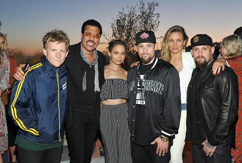 Nicole Richie y Cameron Diaz son cuñadas pues Nicole están casadas con los hermanos Madden de Good Charlotte. Además Nicole es hija de Lionel Richie.