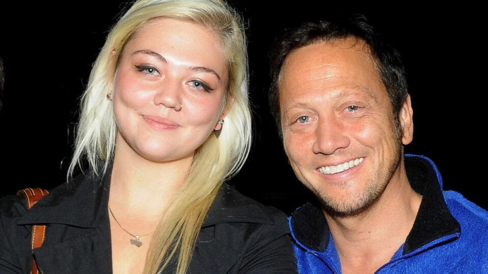 Probablemente no sabías que el comediante Rob Schneider es padre de la cantante Elle King.