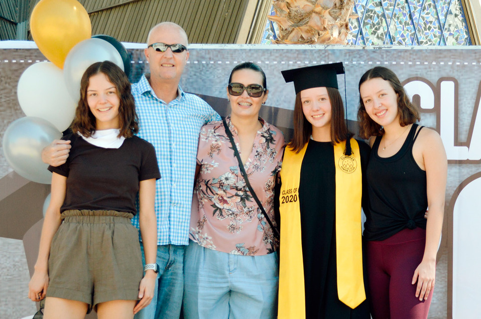 Luisa, Luis, Yazmín, Yazmín y Pau