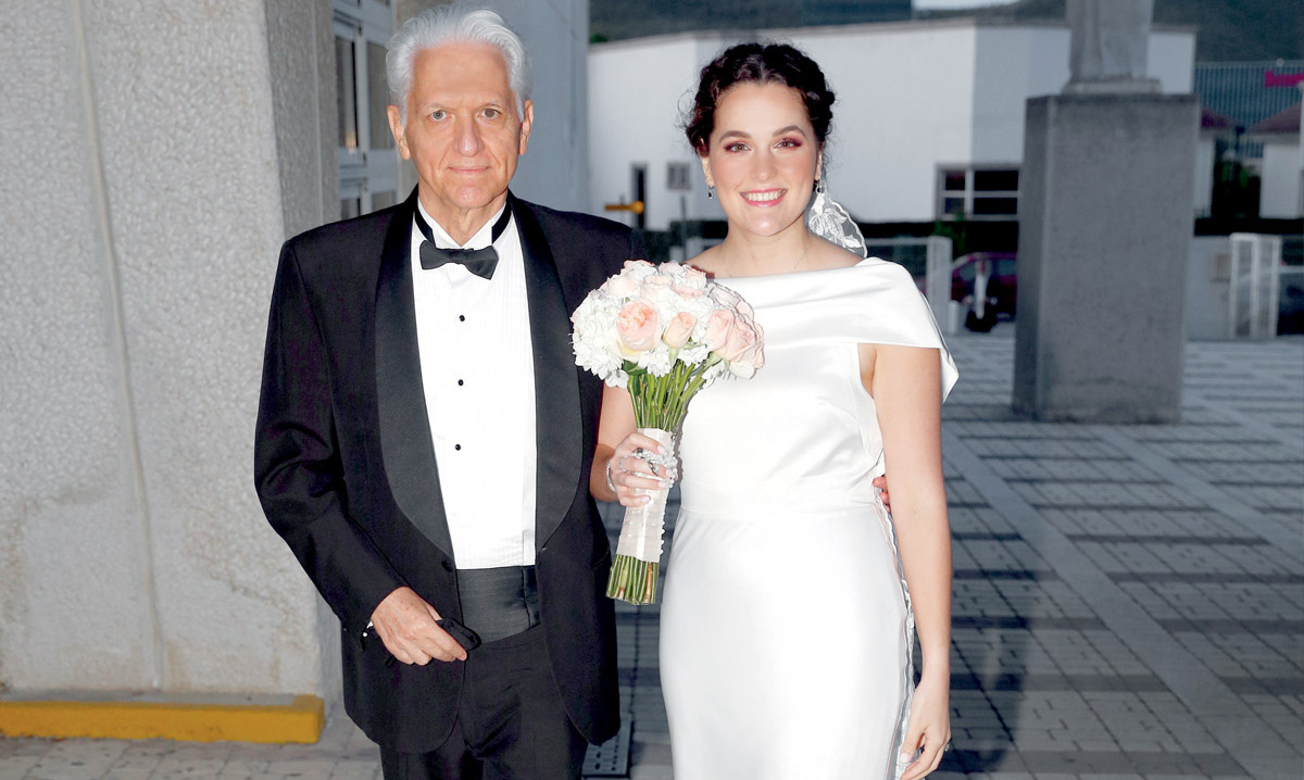 La novia junto a su papá / Foto: Daniel Saldívar