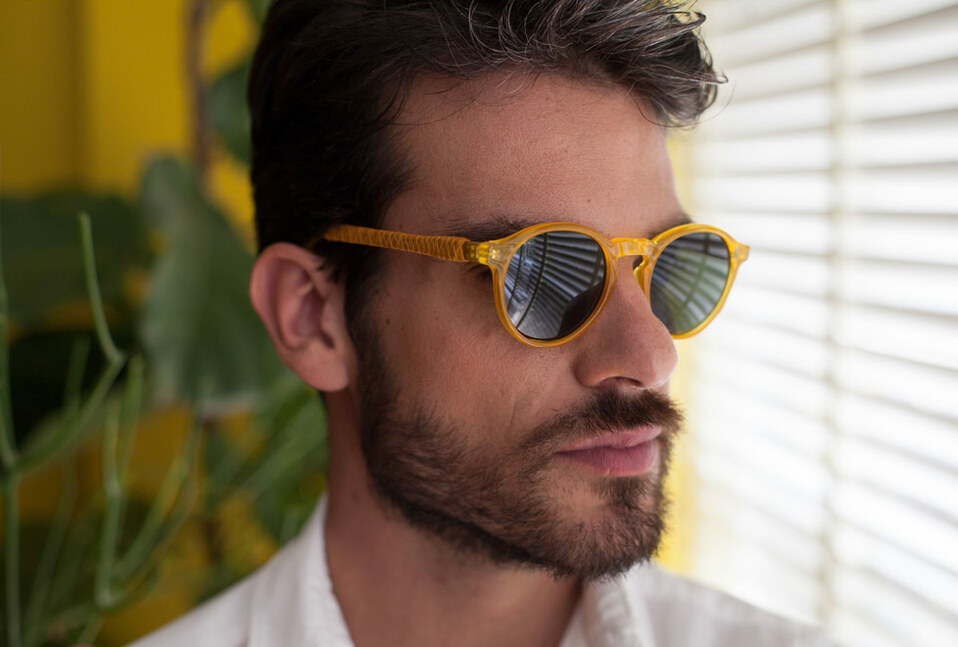 BOCA MMXII Lentes Jack: perfecta combinación del color del armazón con el de la piel trenzada.