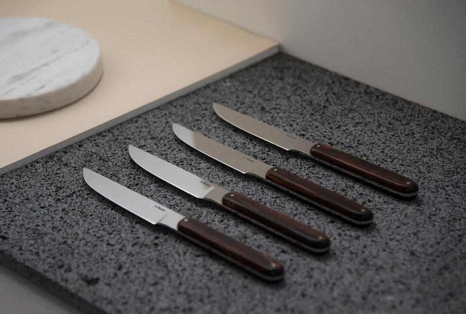 TRIBUTO Set de cuchillos: son hechos a mano y son el mejor regalo que le puedes dar a tu amigo apasionado de la cocina.