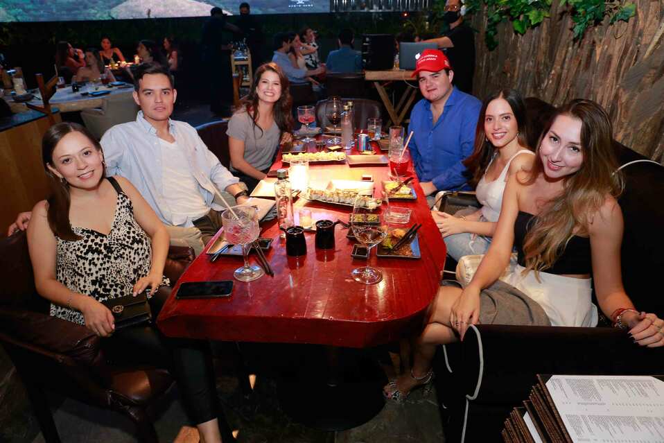 Ale Carrera, Mauricio San Miguel, María Mejía, Diego Santos, Hilda Salazar y Ana Villarreal