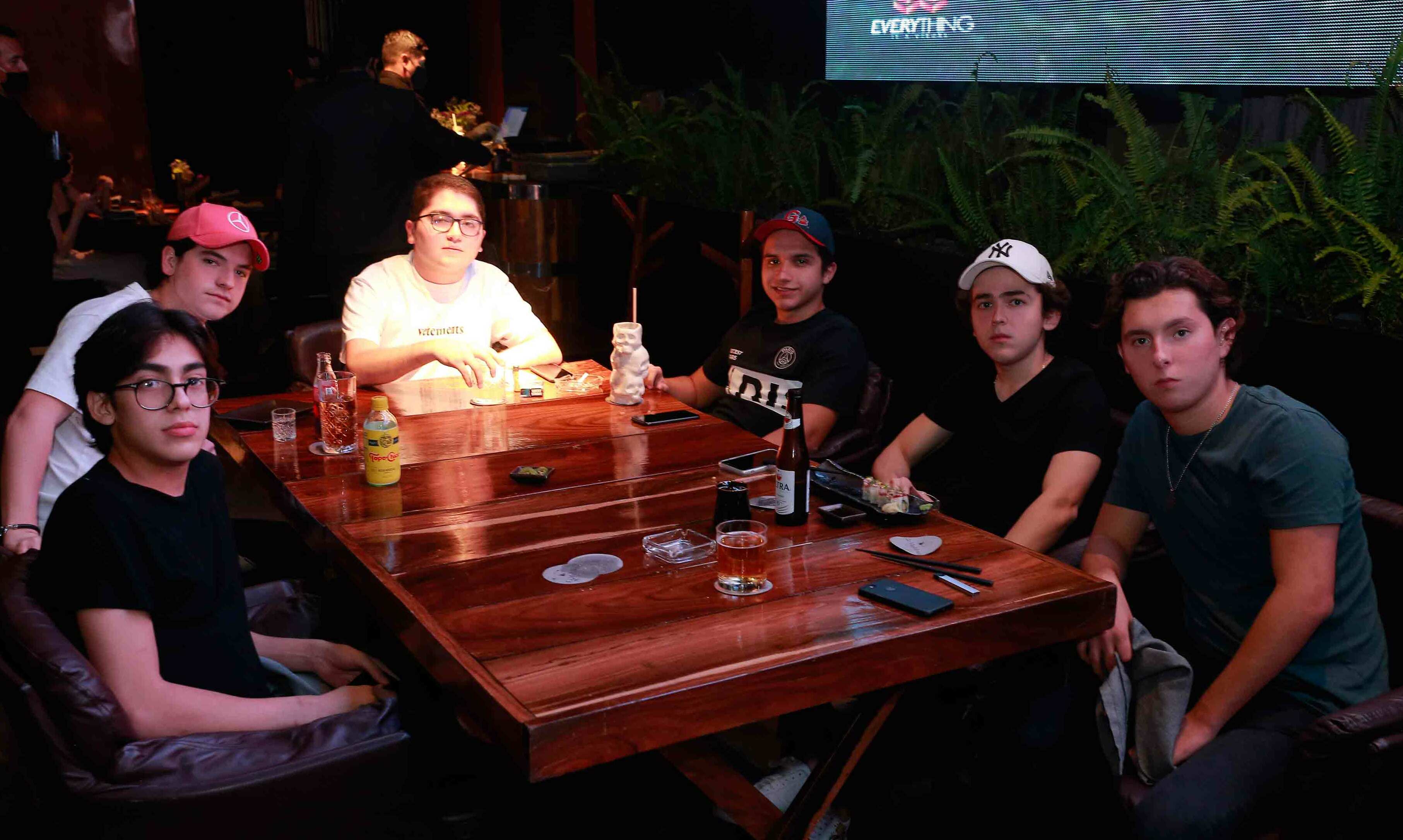 Andrés Monroy, José Zamano, Gabriel Muñoz, Andrés González, Diego Flores y Chema Arancibia