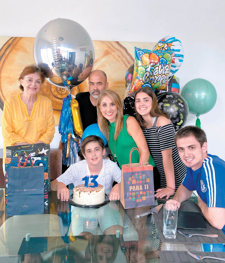 Hilda Lobato, Salvador Delgado, Alberto Delgado, Gaby Quiroga, Ana Elisa Delgado y Toto Delgado / Foto: José Chang