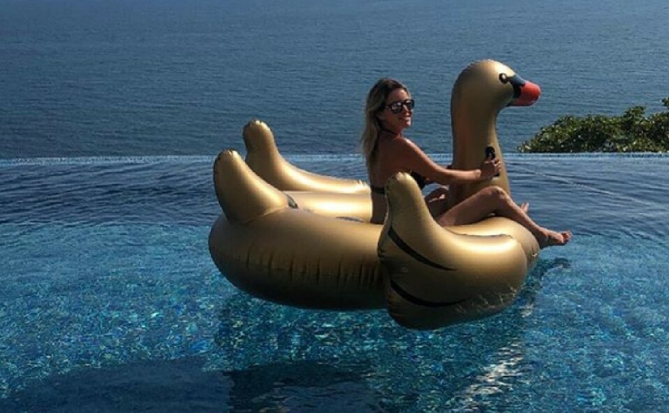 Sol, arena y mar es lo que disfruta al máximo Mariana al lado de su pareja Alejandro Basteri, en Acapulco.