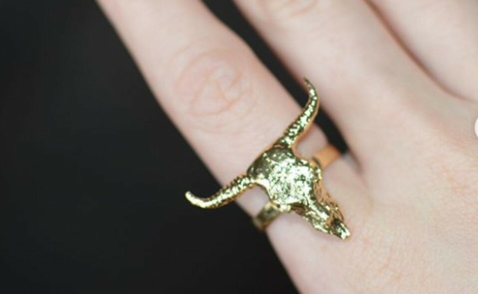 Este toque animal se manifiesta en piezas como anillos, pendientes y dijes. FOTO: @maika_mx_