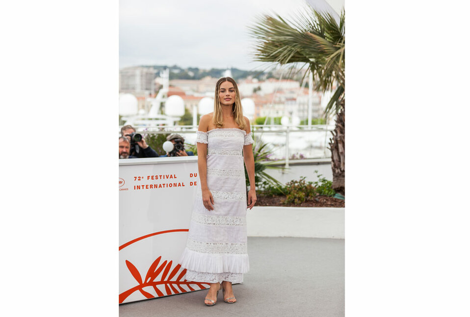 En el festival de Cannes optó de nuevo por un Chanel blanco (Shutterstock).