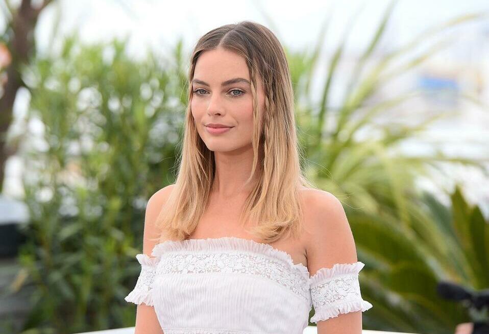Margot siempre destaca por su estilo clásico y chic.