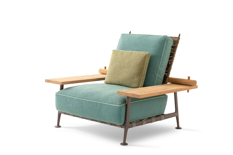 El tamaño de sus brazos y los cojines de gran volumen de este sillón diseñado por Philippe Starck lo vuelven ideal para el descanso.