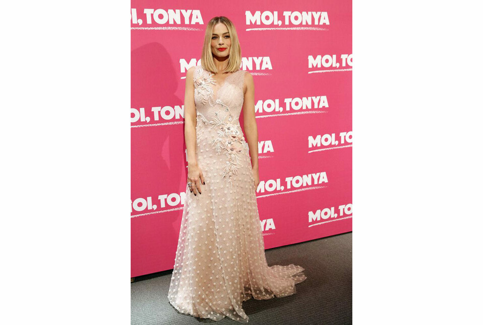 En la presentación de su película Yo, Tonya, lució un diseño de la firma Rodarte.