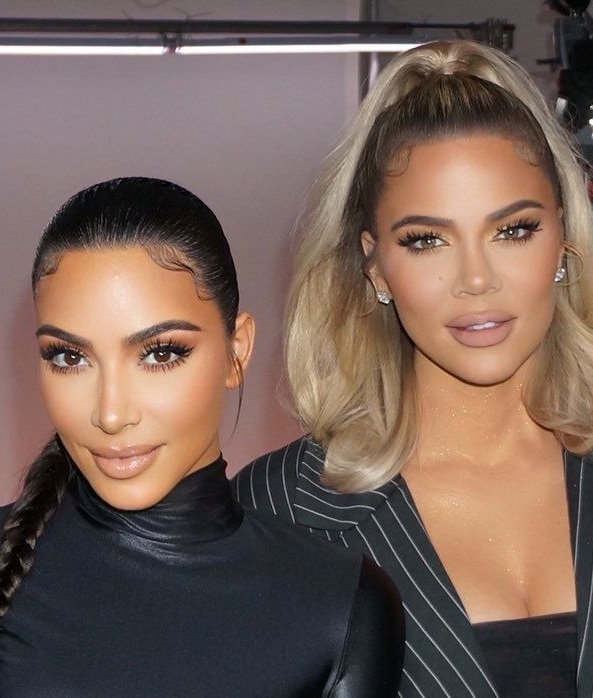 Kim Kardashian se vuelve pelirroja, y Khloé regresa a ser castaña (Foto: Instagram)