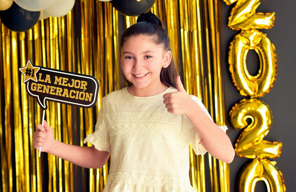 Mireille y sus compañeros de primaria disfrutaron de su sorpresa de graduación (Foto: Cortesía)