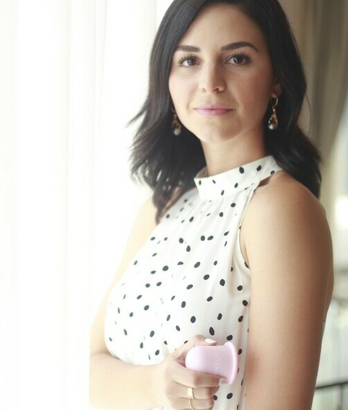 Valeria Isassi con uno de los productos top de Ciao Cellu / Daniel Saldívar