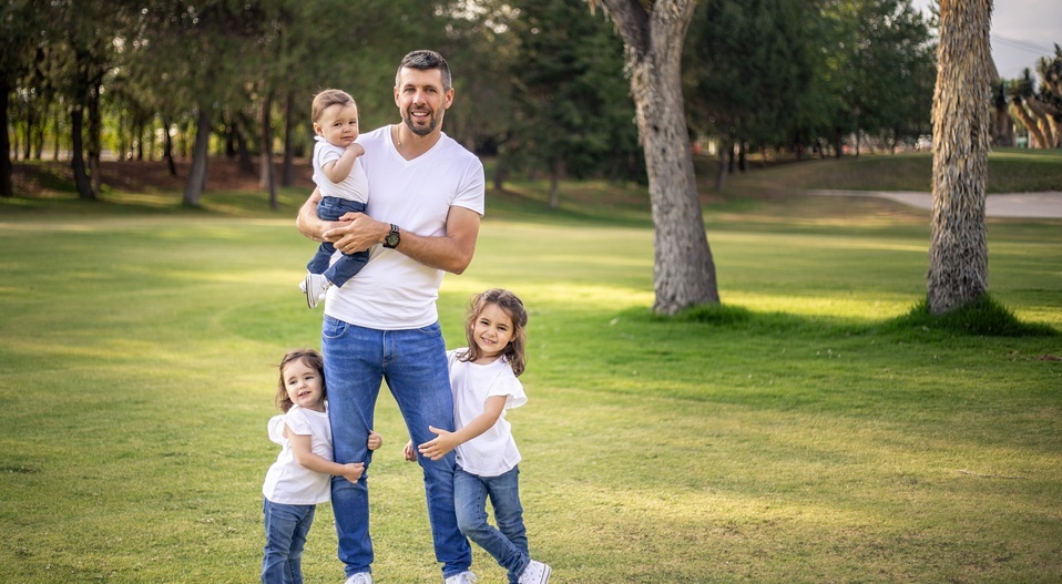 Paulo Pezzolano y sus hijos. Foto: Carlos Dayan Aparicio.