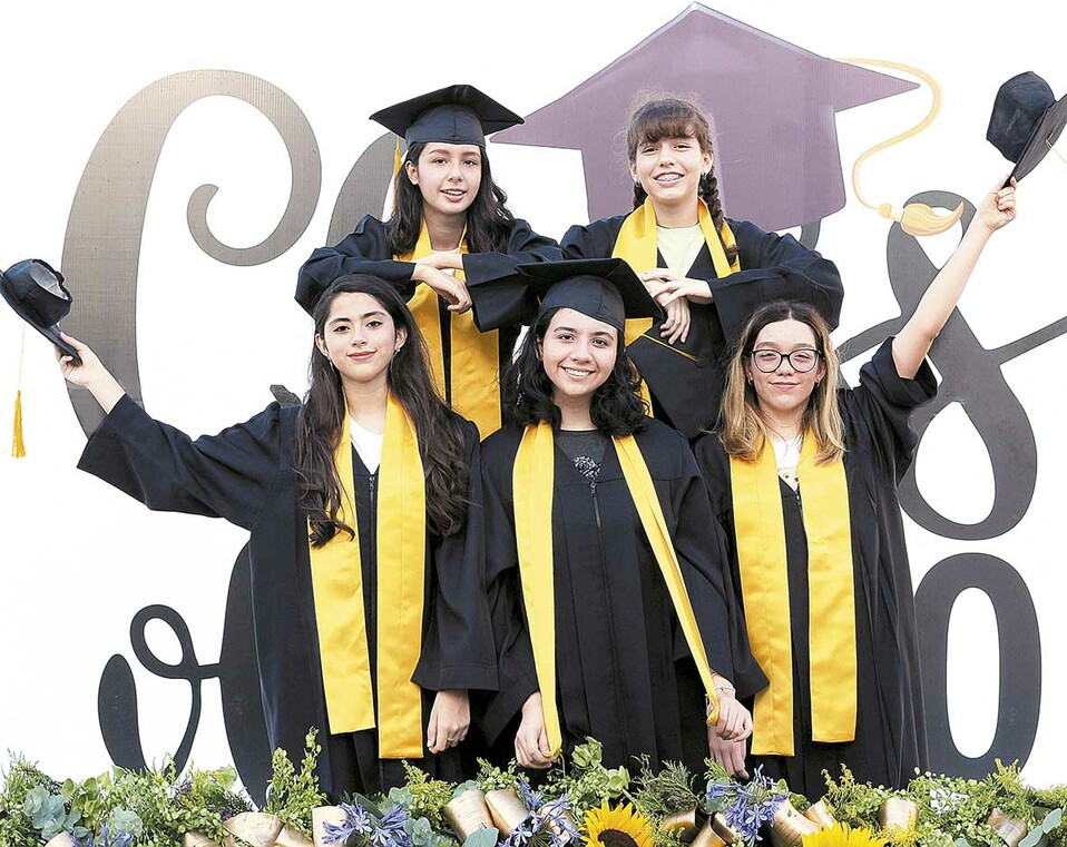 ERAH REYES, KARLA OGANDO, GHALA FERNÁNDEZ, MICHELLE CASTILLO Y ALMUDENA ELIZONDO  / Foto: José Chang