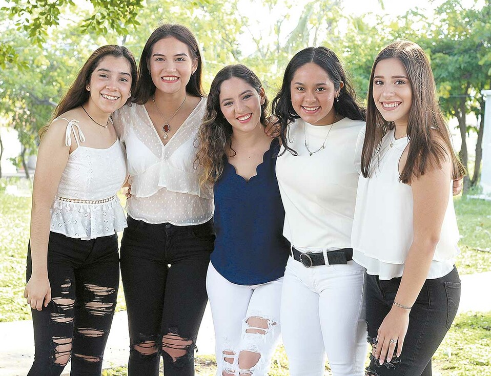 Jillian Castro, Mitzari Rojas, Karla Ramírez, Ethel García y Alejandra Ramírez / Foto: José Chang