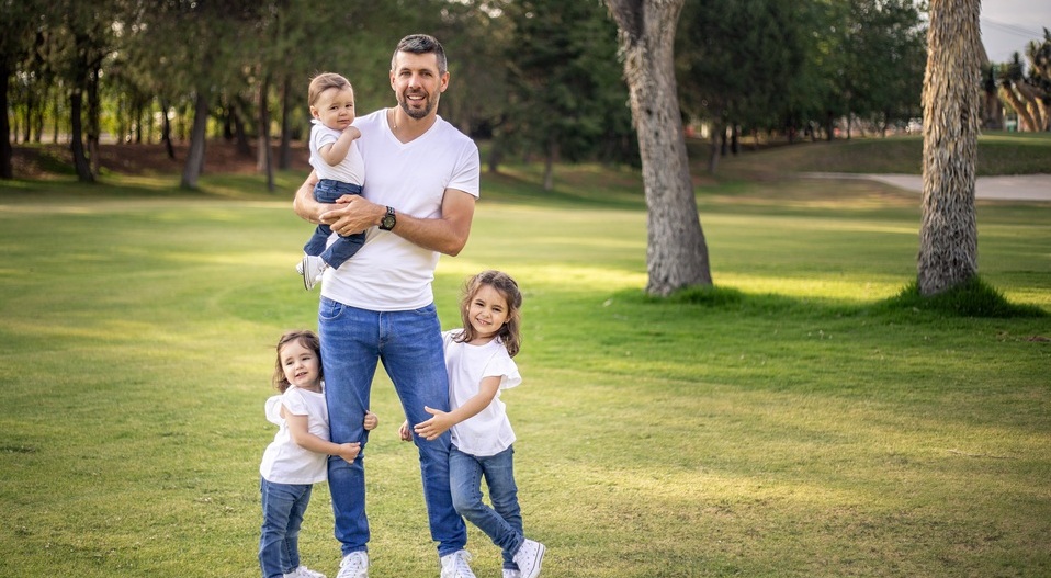 Paulo Pezzolano y sus hijos. Foto: Carlos Dayan Aparicio.