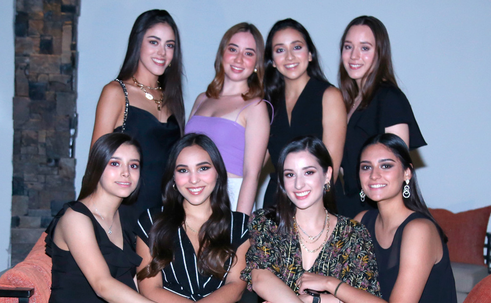 MARÍA MÓNICA, PAMELA, MARIFER, DANIELA, NICOLE, PAOLA, DANIELA Y ANA CRISTINA