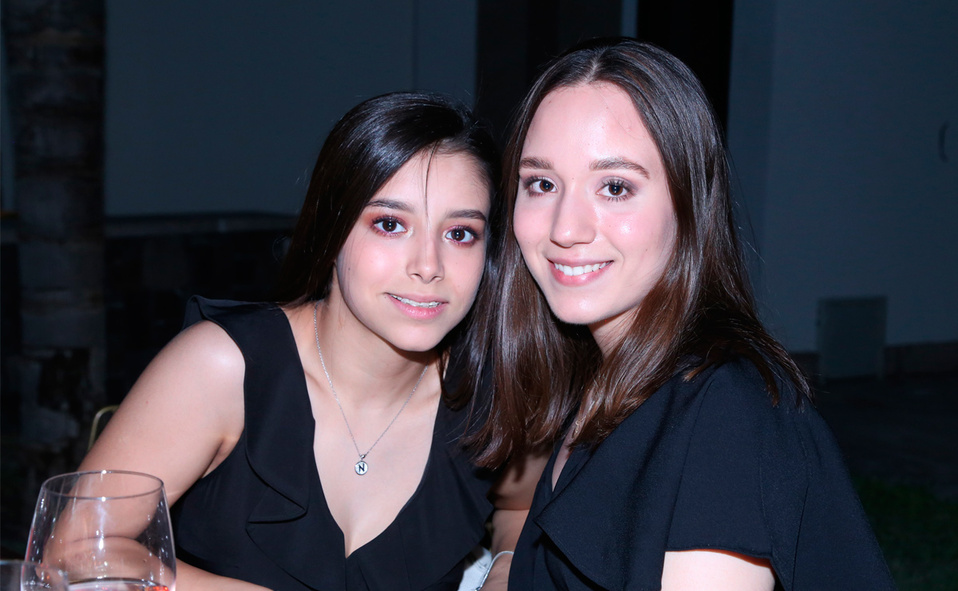 NICOLE Y DANIELA