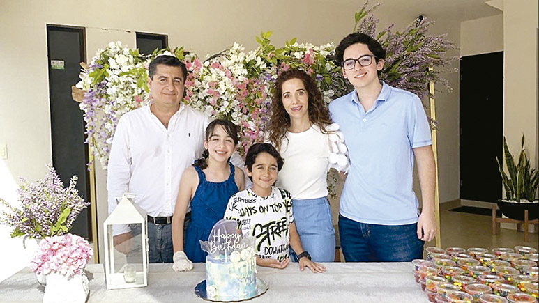 Octavio González, Romina González, Octavio González, Dora Luz de González y Raúl Bermúdez / Foto: Cortesía