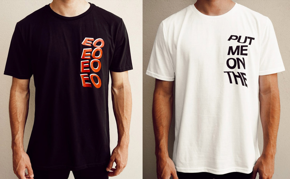 Parte de su colección de camisetas
