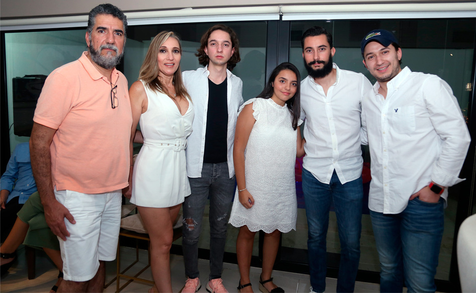Sergio, Martha, Carlo, Ximena, Sergio y Mauricio