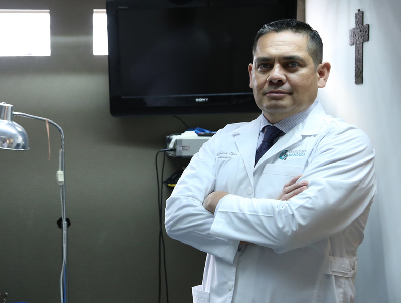 El urólogo Gerardo Espino revela los daños del Covid-19 en el riñón (Fotos: Jaime Jiménez)