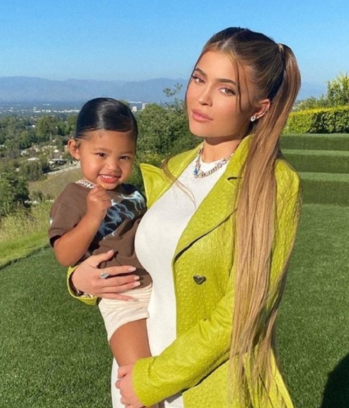 Kylie Jenner le compró un lujoso auto lamborghini a su hija Stormi (Foto: Instagram)