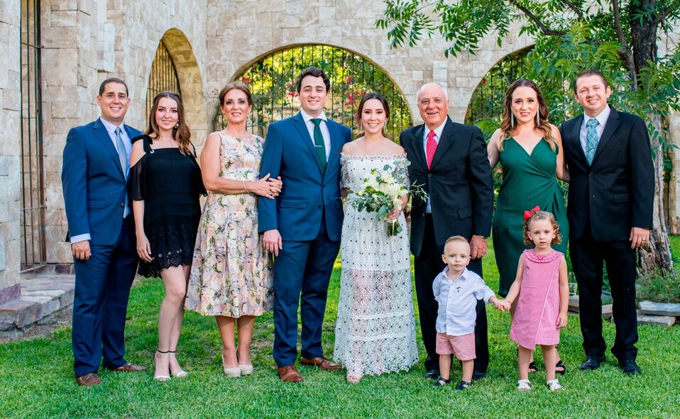Familia del novio. Juan Carlos, Jimena, Rocío, Sebastián, Danila, Juan José, Valeria, Rodrigo, Estéban y Nerea