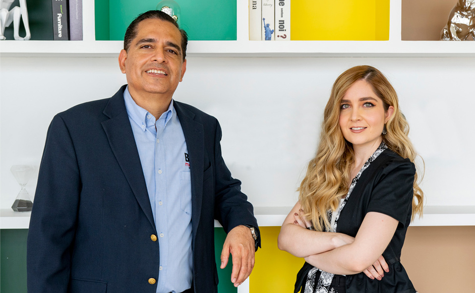 Gabriela Rodríguez y Arturo Téllez dan consultoría en marketing digital (Fotos: Carlos Bulmaro Pérez)