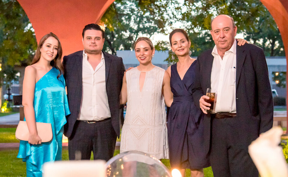 María, Tato, María, Laura y Leoncio