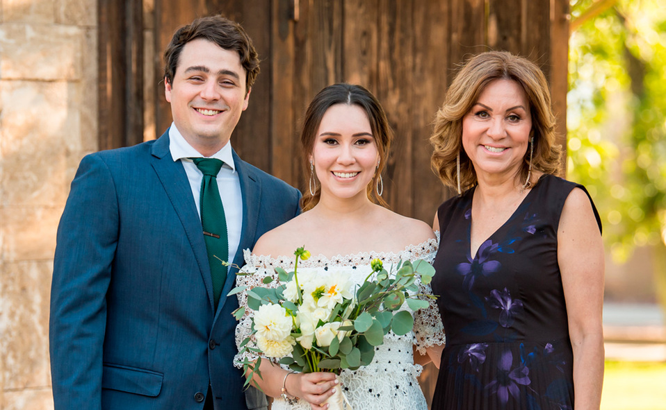 Mamá de la novia. Sebastián, Danila y Mary